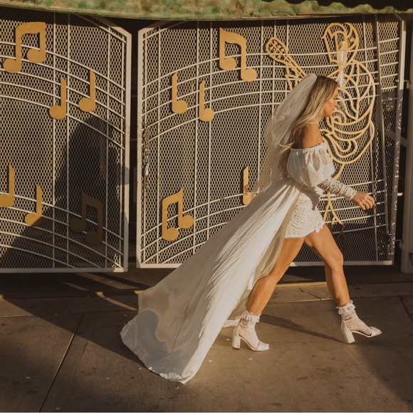 Colette Bridal Gown - Picture 10 of 15